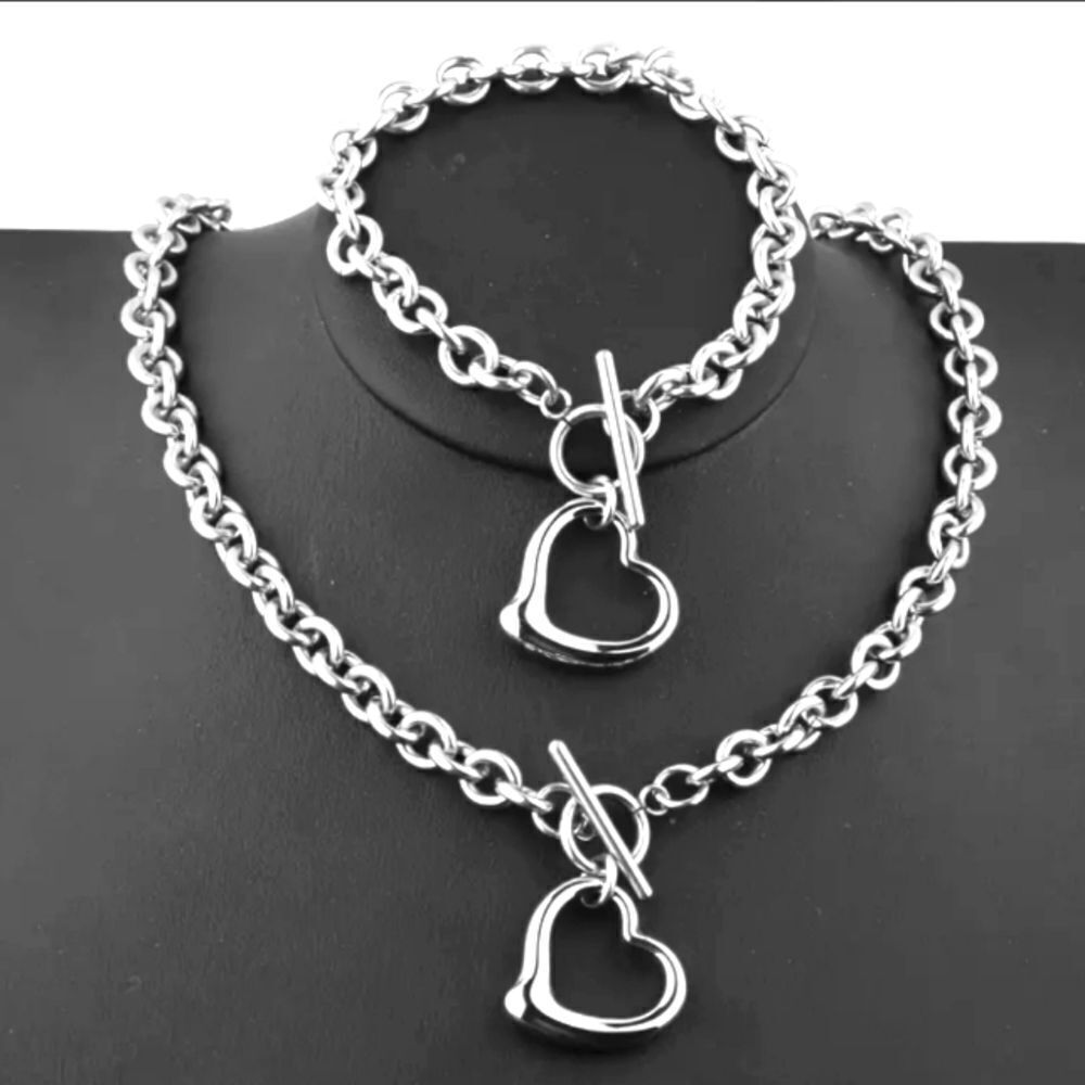 Women’s Heart Shaped Toggle Fashion Necklace Bracelet Set